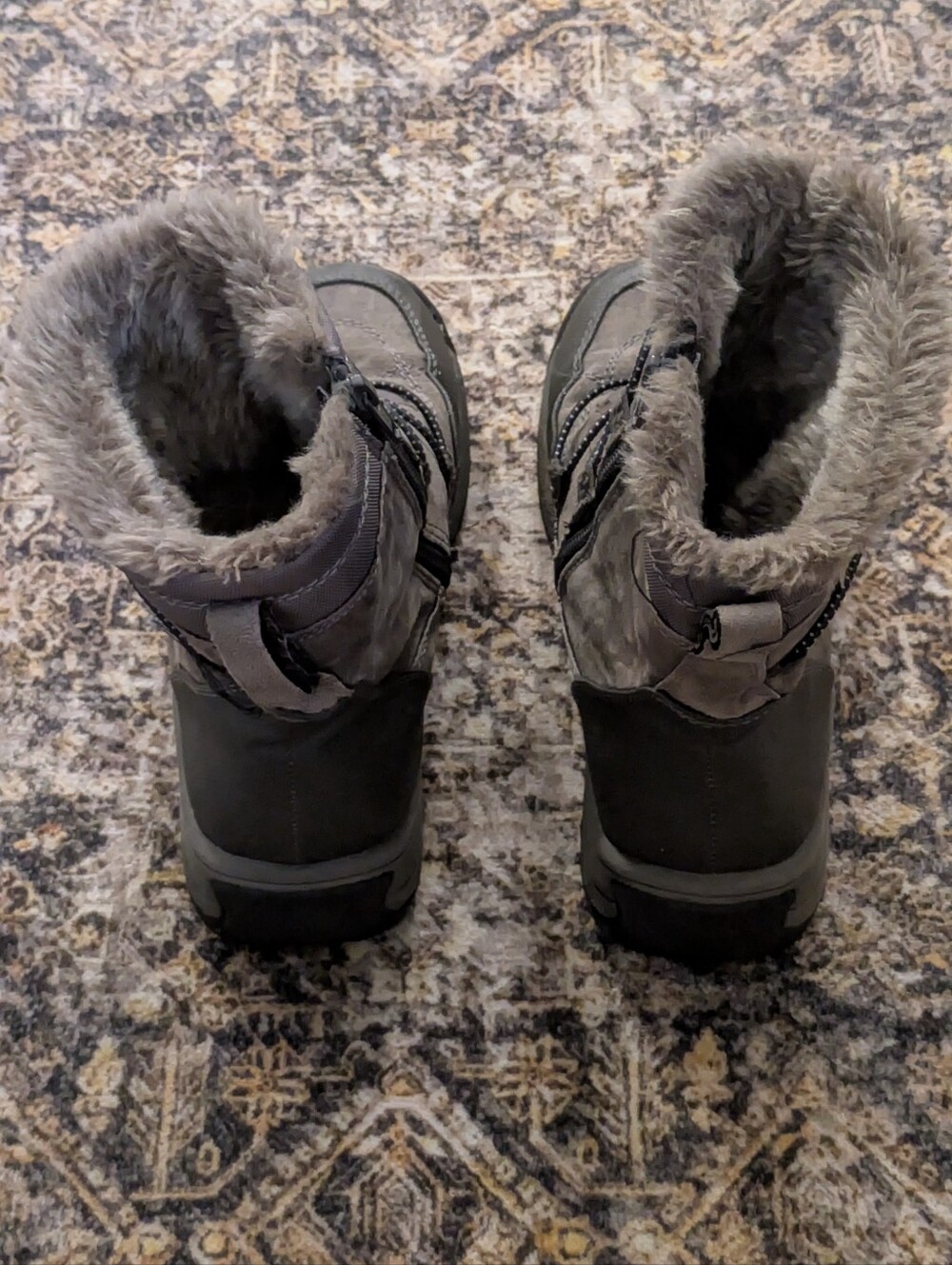 Baretraps Rusty Women's Winter Boots Grey Faux Fur Trim Waterproof Sz 7.5 - Picture 3 of 8